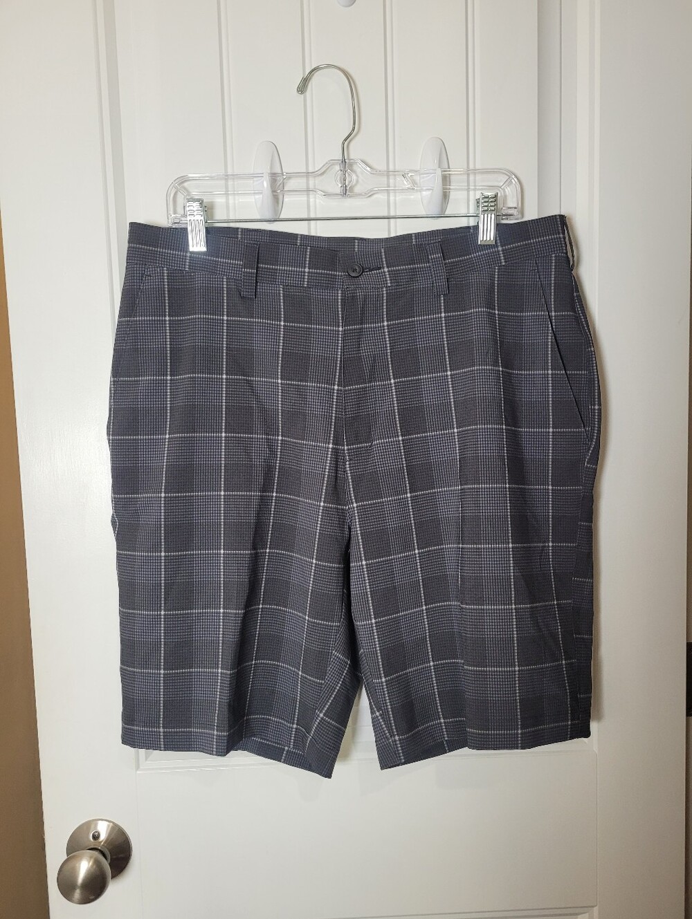 Roundtree l/Yorker Men's Gray Windowpane Plaid Golf Shorts